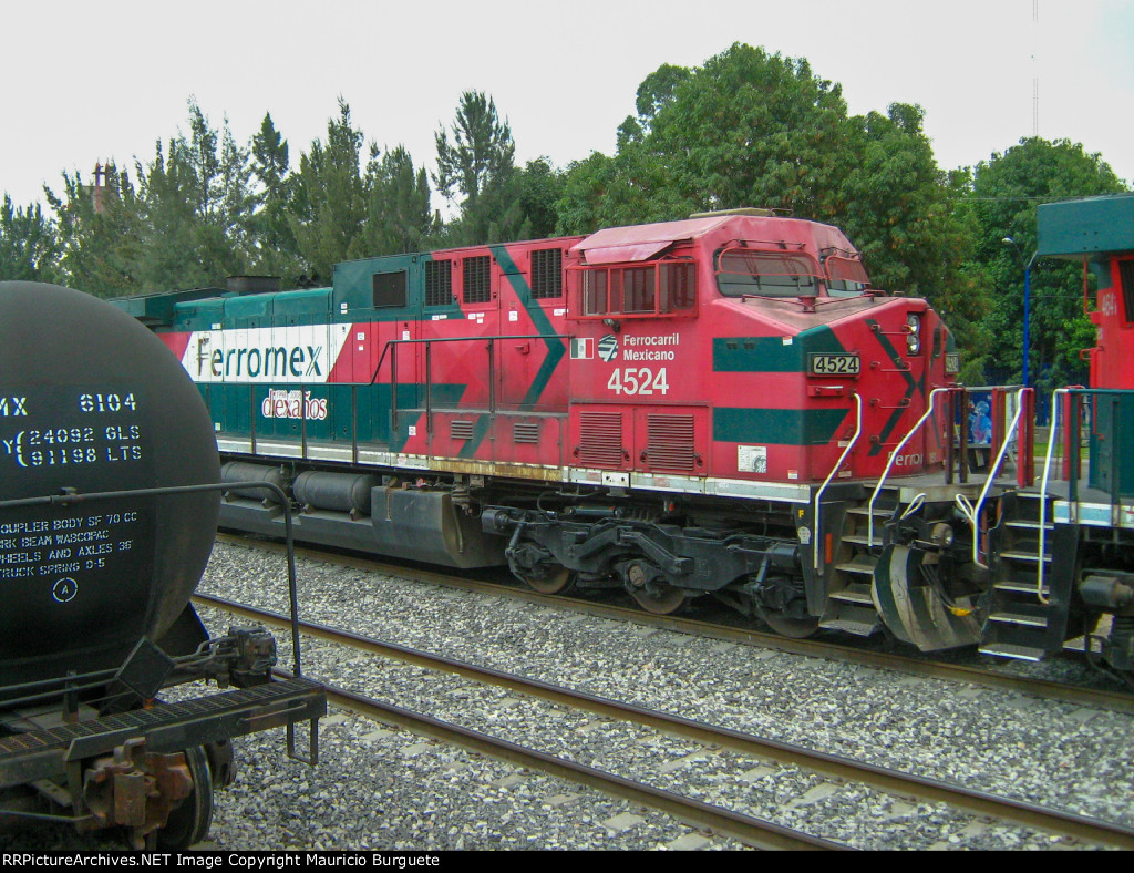 FXE AC4400 Locomotive 